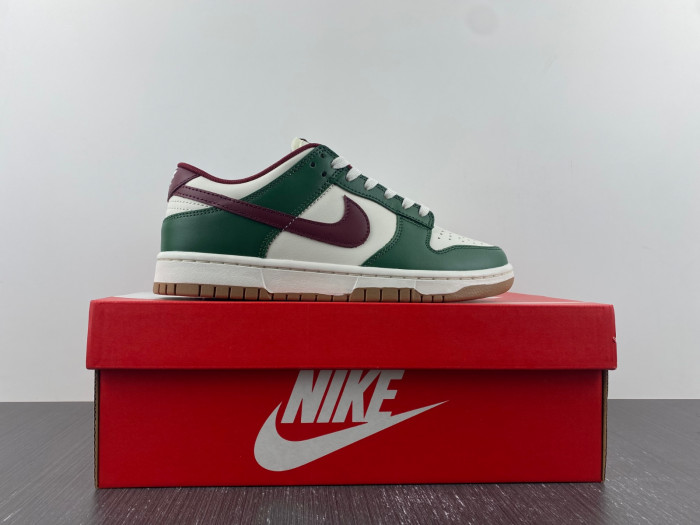 nike dunk low “gorge green” fb7160-161