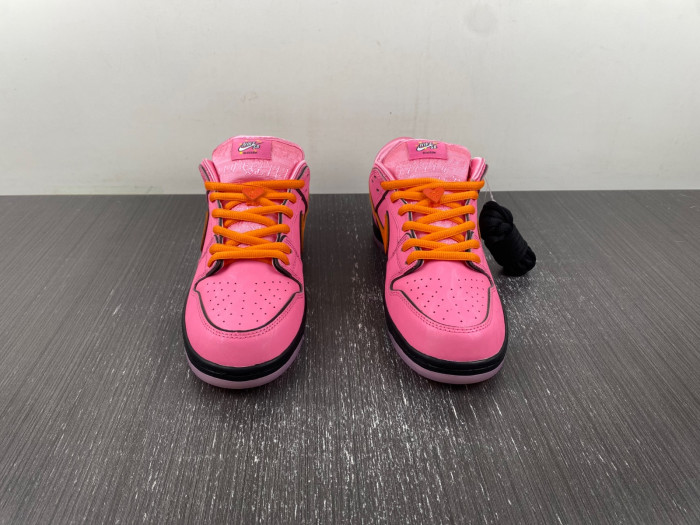 the powerpuff girls x nike sb dunk low “blossom” fd2631-600