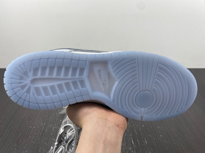 nike sb dunk low white lobster (friends and family) fd8776-100