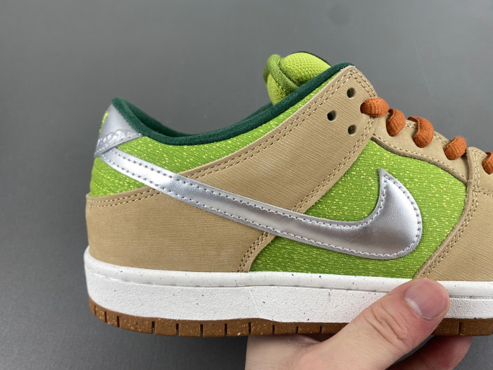 nike sb dunk low escargot fq7585-200