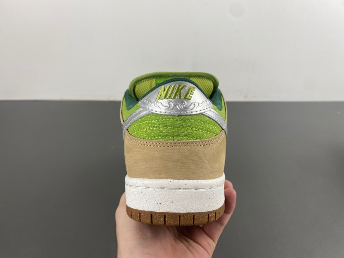 nike sb dunk low escargot fq7585-200