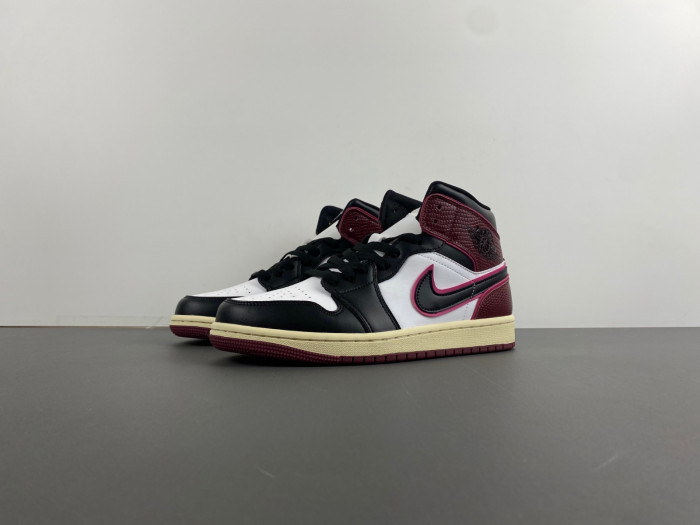 air jordan 1 mid wmns “bordeaux” fq7818-101