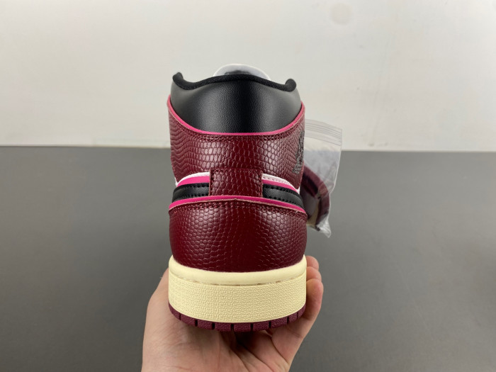 air jordan 1 mid wmns “bordeaux” fq7818-101