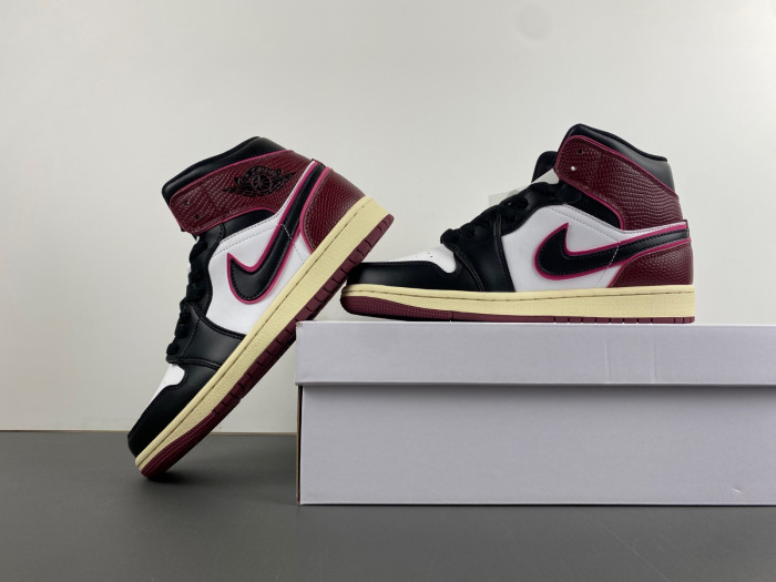 air jordan 1 mid wmns “bordeaux” fq7818-101