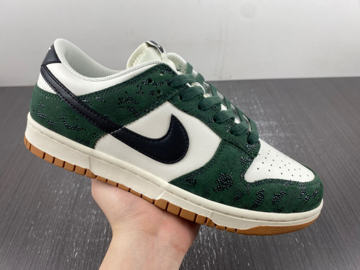 nike dunk low green snake fq8893-397