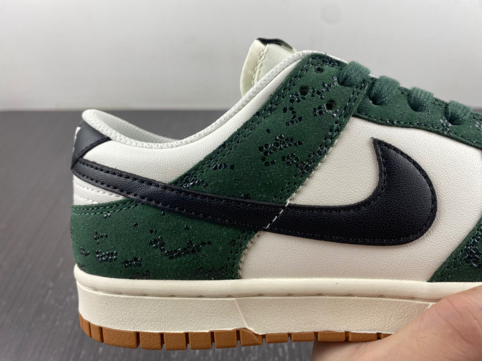 nike dunk low green snake fq8893-397