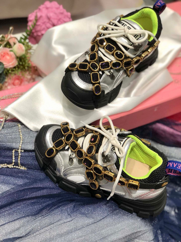 gu flashtrek sneaker