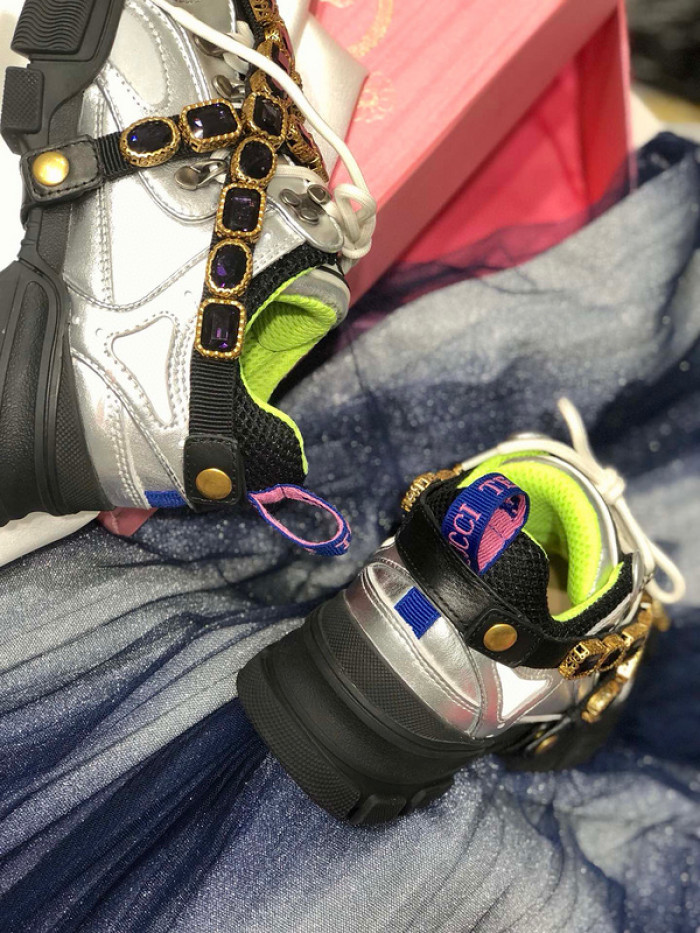 gu flashtrek sneaker