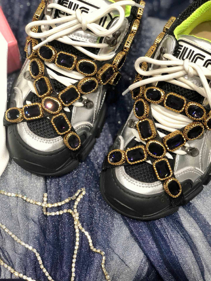 gu flashtrek sneaker