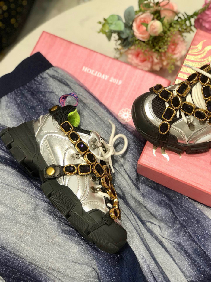 gu flashtrek sneaker