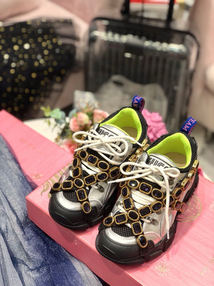 gu flashtrek sneaker