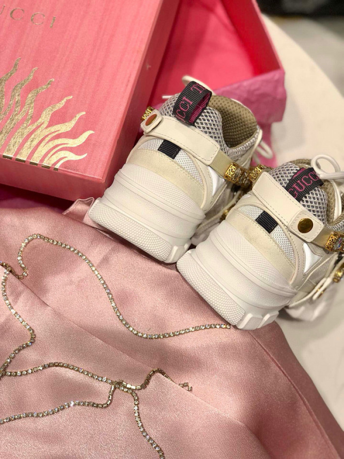 gu flashtrek sneaker