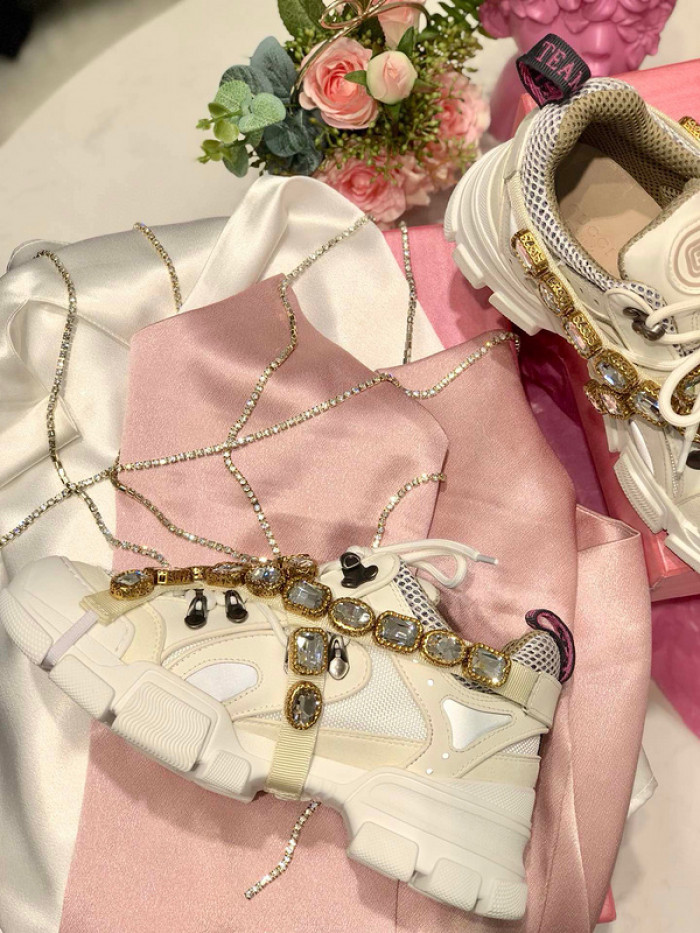 gu flashtrek sneaker