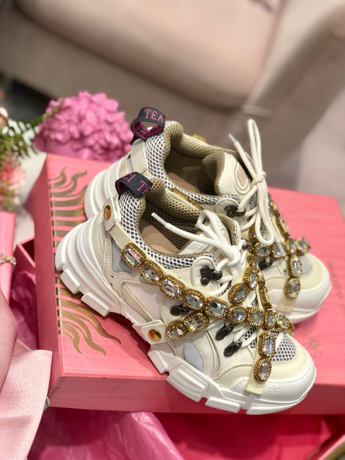 gu flashtrek sneaker