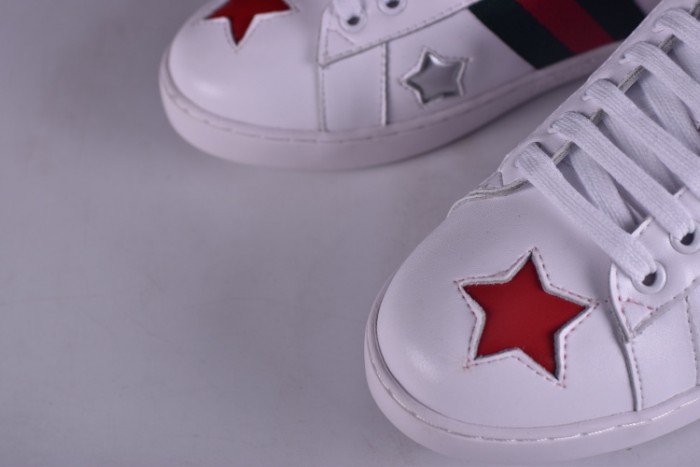 gu ace embroidered low-top sneaker with colorful stars 431942-a38g1