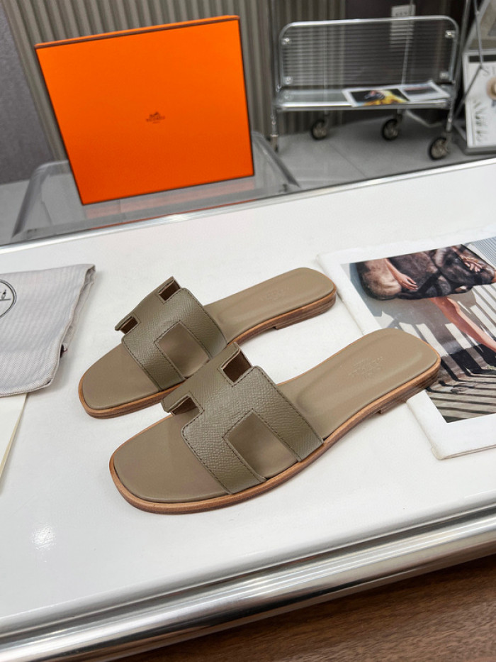H**mes sandal
