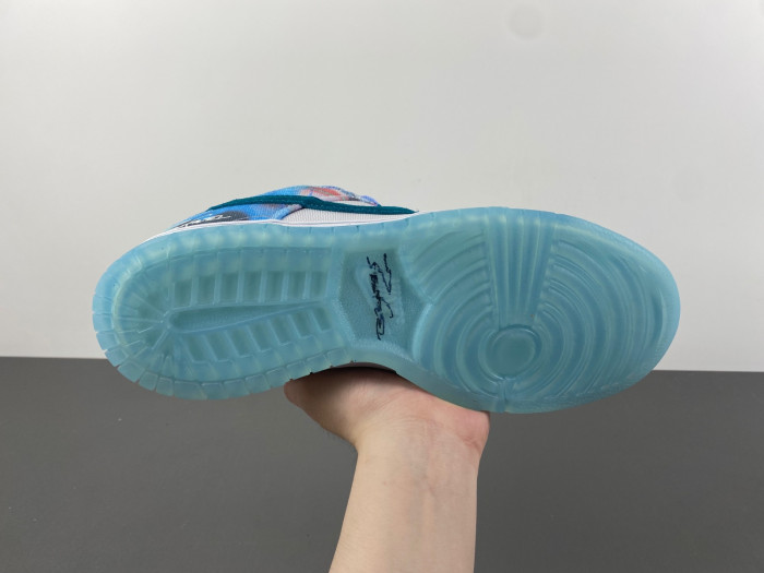 nike sb dunk low futura laboratories bleached aqua hf6061-400