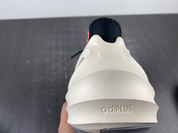 a*d*das adifom q wonder white core black hp6582