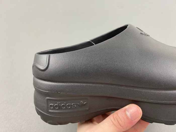 adifom stan mule ie4626