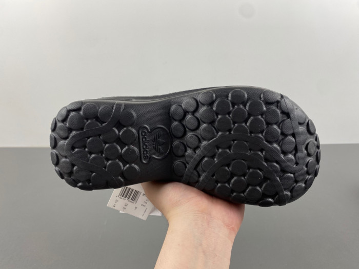 adifom stan mule ie4626