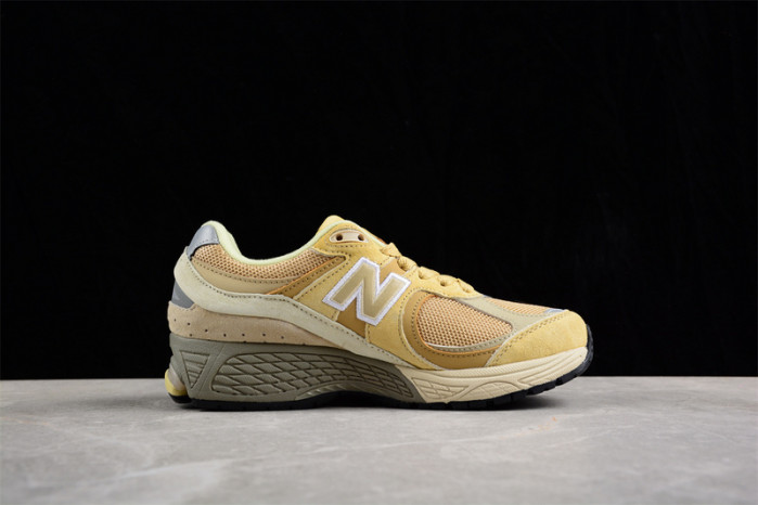 new balance 2002r auralee yellow beige m2002re1