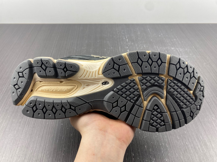 new balance 2002r black dark grey m2002rho