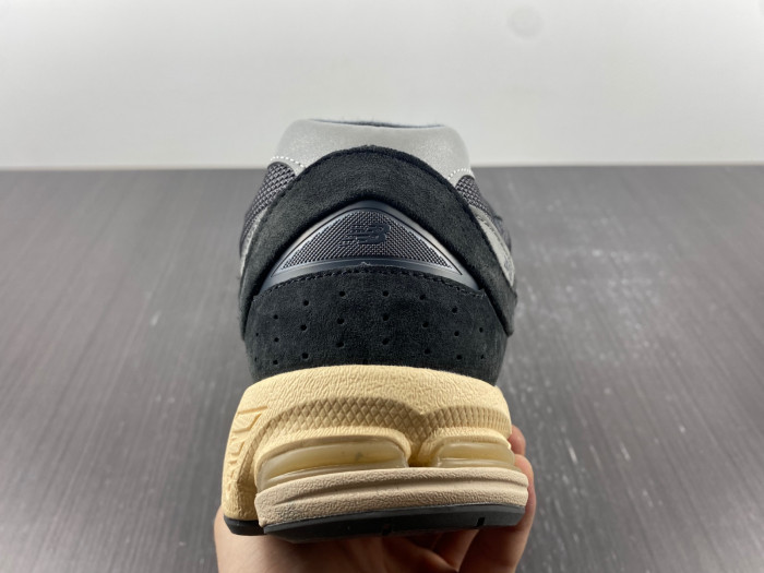 new balance 2002r black dark grey m2002rho