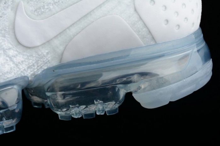 nike air vapormax flyknit 2 white pure platinum 942842-100