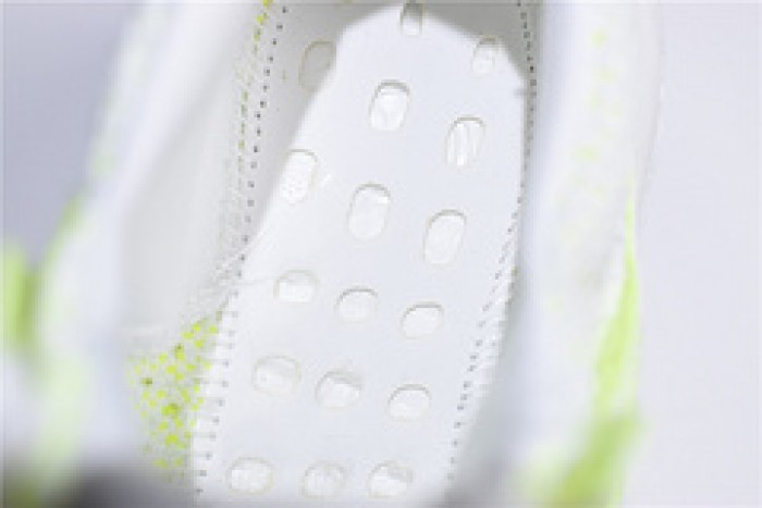 a*d*das ultra boost clima ub4.0 solar yellow aq0481